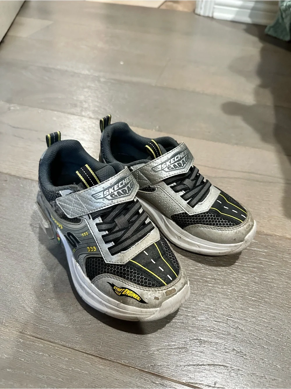 Kids shoes size 13